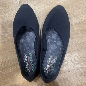 Navy Skechers memory foam pointed toe flats